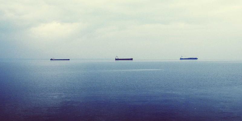 从Portfolio到个人签名：深度剖析Chris PH摄影风格中涂鸦艺术的融合与演变